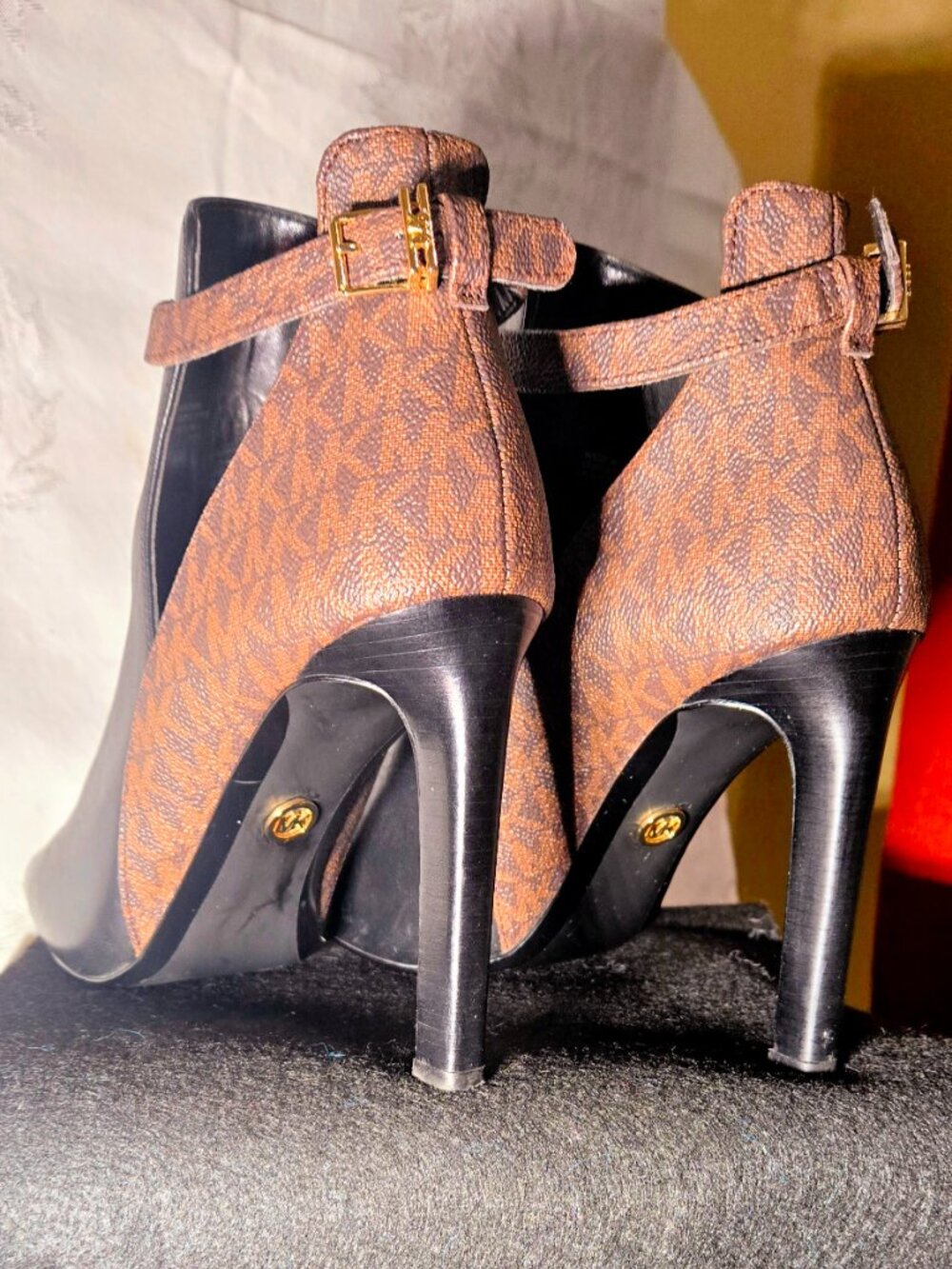 • Michael Kors Lawson Open-Toe Ankle Boots MK Logo Heeled Size 8.5